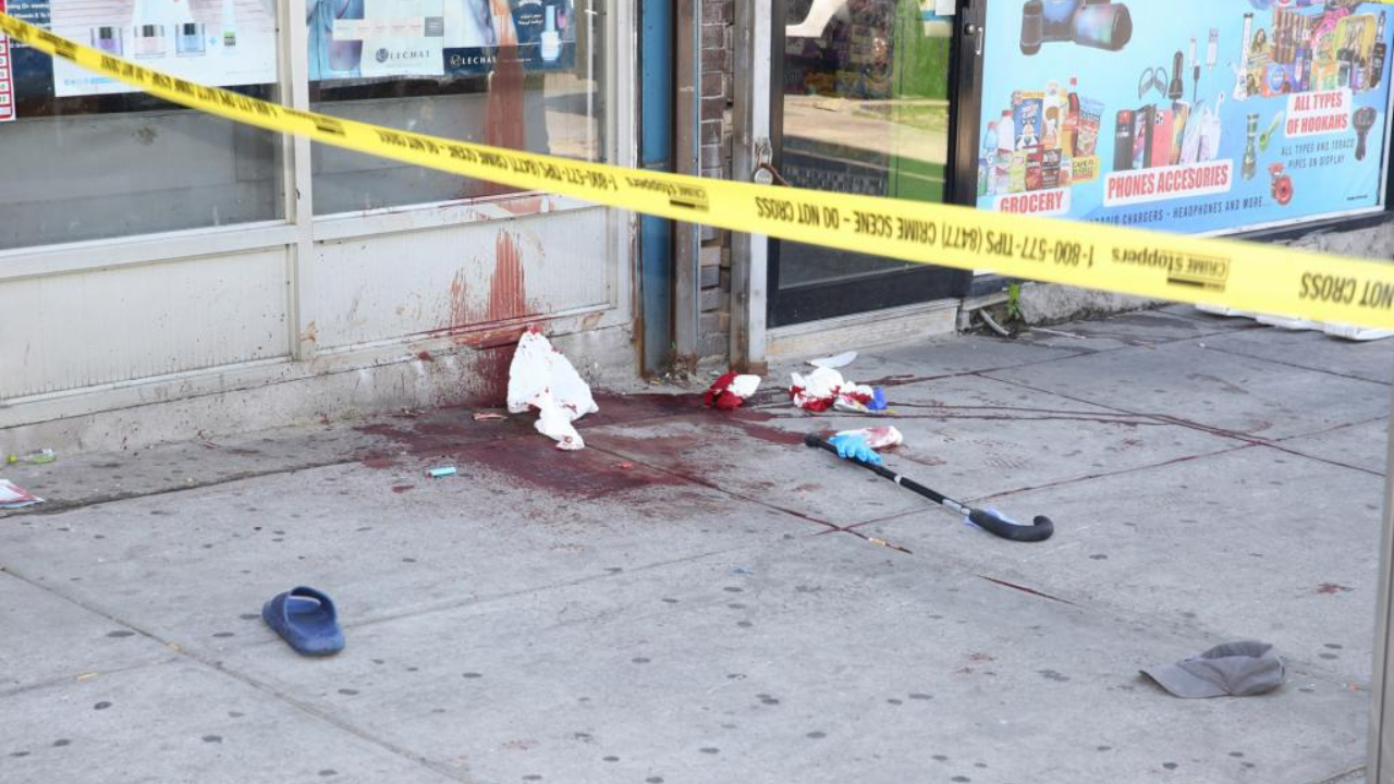 NYC Robbery Spree Attacks a Worker at A Smoke Shop with A Wrench!