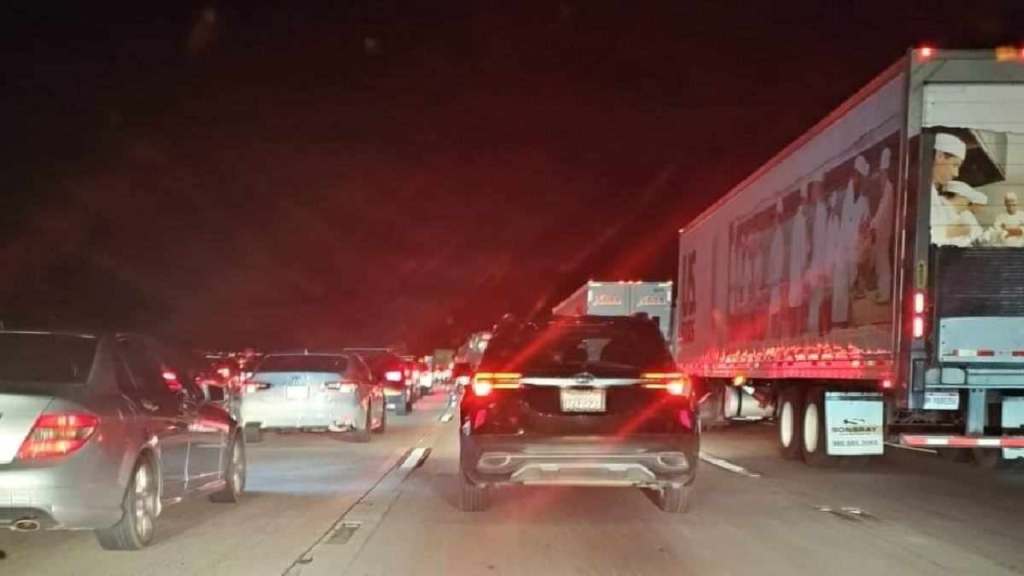Drivers Leave Early to Beat the Thanksgiving Weekend Rush!
