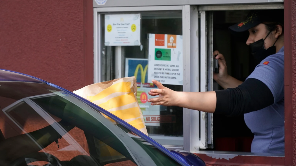 California Raises Fast-Food Minimum Wage to $20, Industry Prepares for Price Hikes!