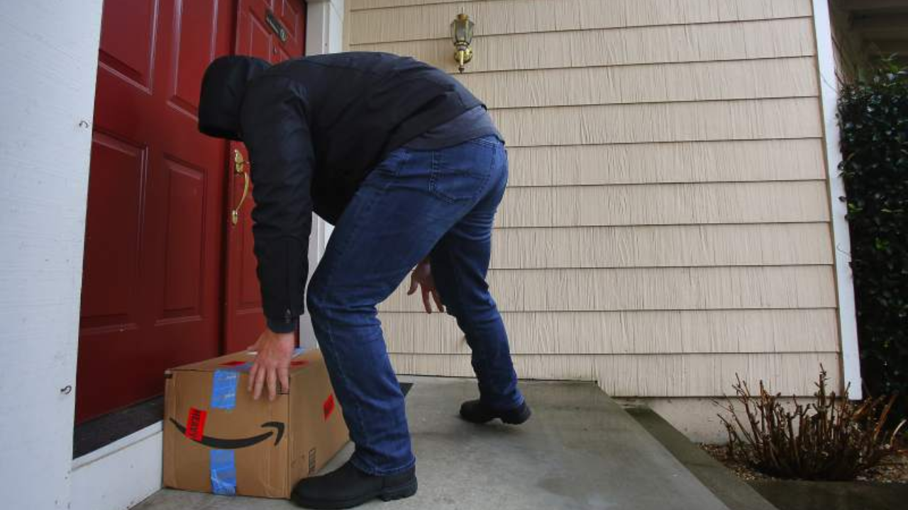 Hackettstown Police Alert: Protect Your Parcels from Porch Pirates This Season!