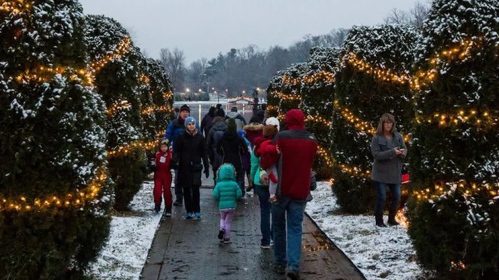 White Christmas Hopes Dim in Mid-Ohio Valley, NWS Suggests Warm Holiday Preparation!