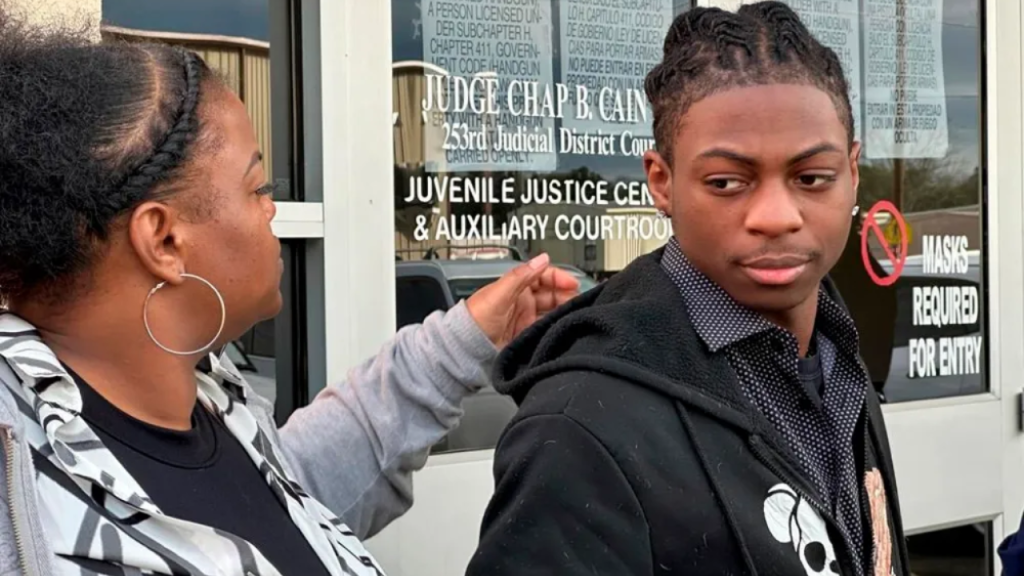 Texas Black Students Who Wear Locs at School Are Going to Trial for Being Punished!