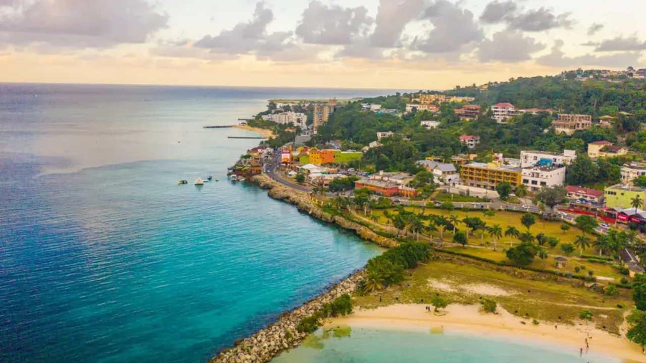 Travel Alert: U.S. Cautions Against Jamaica Trips Due to Crime Surge!