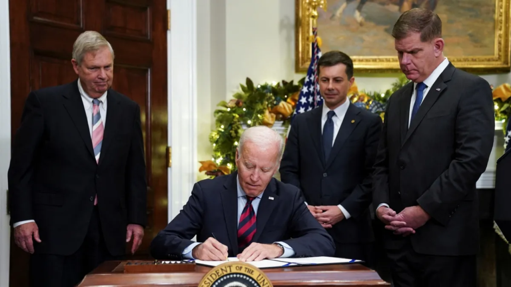 Report: Biden Government Is Thinking About Delaying the Switch to Electric Vehicles!