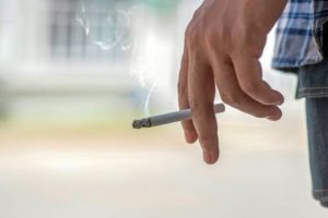 study-reveals-prolonged-impact-smoking-immune-system-even-after-quitting