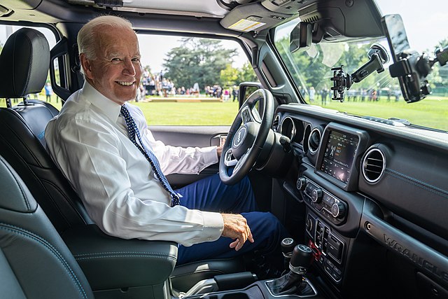 Electric-Vehicle-Transition-Under-Review-Biden-Administration-Weighs-Delay