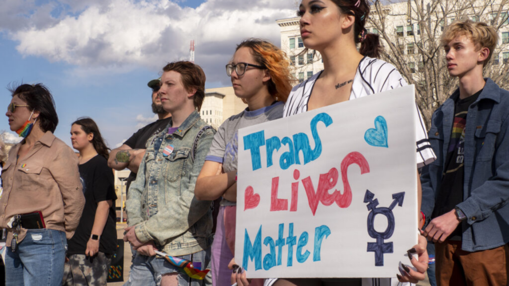 Kansas Lawmakers Are Considering Banning Trans Youth Care that Acknowledges Gender Again!