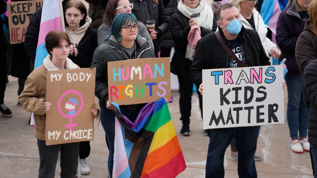 Kansas Lawmakers Are Considering Banning Trans Youth Care that Acknowledges Gender Again!
