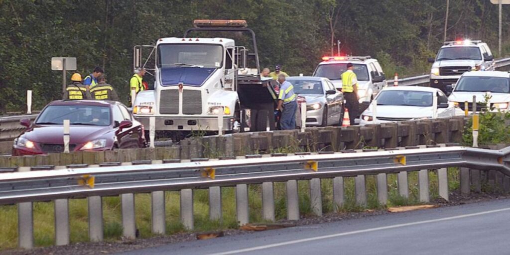 Driver Hospitalized in Critical Condition After Pipe Spill Crash Closes US 60 Eastbound (1)