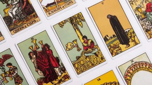 Unfold Story! The Tarot Cards That Foretell Wealth and Success in the New Year (1)