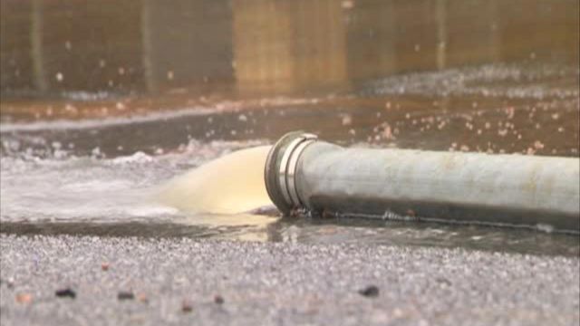 Arlington Residents Affected as Crews Repair Water Valve Leak (1)