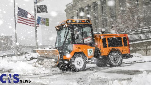 Blizzard Conditions Expected Foot of Snow Possible in Illinois, Iowa, and Indiana This Weekend (1)