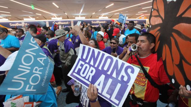 California’s New Law Protects Workers from Forced Anti-Union Meetings (1)