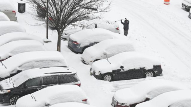 Indiana Weather Warning Snow and Freezing Rain to Hit Northwest Tonight, Travel Delays Predicted (1)