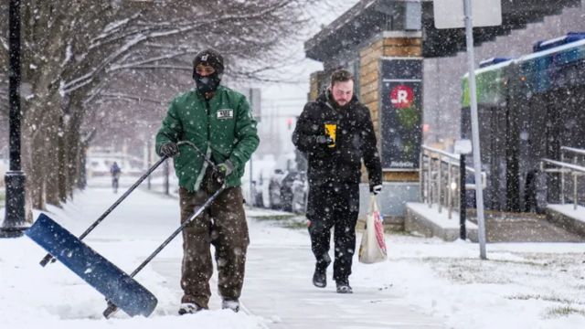 New Winter Storm Approaching First Snowfall Could Bring Up to 6 Inches in Certain Areas (1)